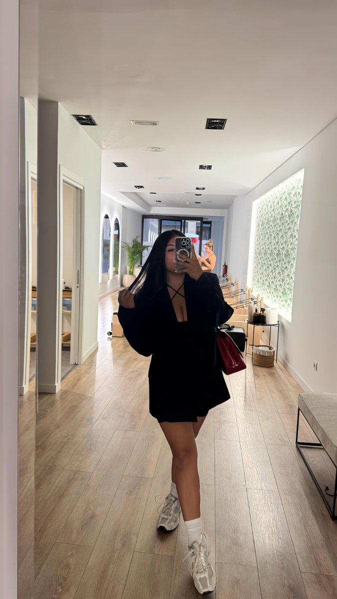 They say hard work pays off… so where’s my trophy for these glutes?