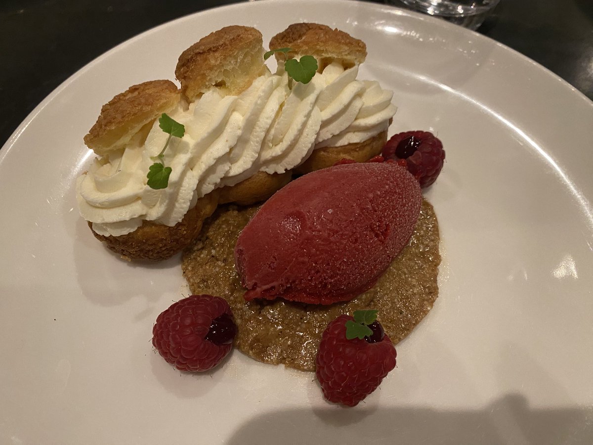 oreco730's tweet image. フランスのオリーブオイルと生クリームがとっても美味しい！✨