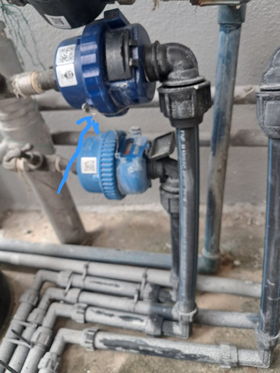 Goh_Simin's tweet photo. Hi @air_selangor , leak at water meter at my unit AK-01-01, Subang Perdana Goodyear Court 10A. Kindly assist and rectify it soonest. Thanks. https://t.co/KhcaGKGfL8