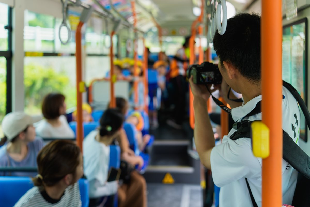 ueda_bus's tweet image. 本日、いずみ幼稚園 松組の園児たちと一緒に、今年度最初のバス乗車体験を行いました！
保護者の方も暑い中ご参加ありがとうございました☀️