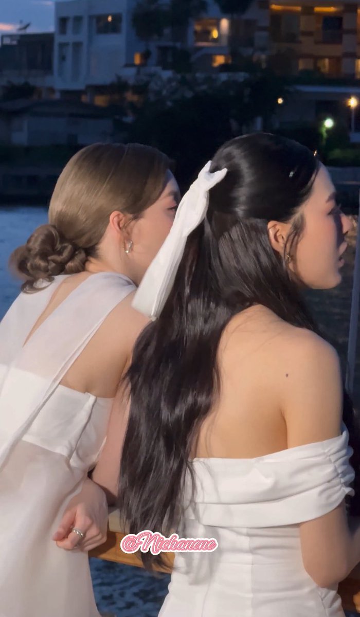 Boonyenie's tweet image. : ออม 
: ขา?
: พี่..
: ??
: พี่ไม่รู้พูดตอนนี้จะเร็วไปมั้ยคือพี่..
: ว่ามาเลยออมโอเค

: พี่หิว/แต่งค่ะ