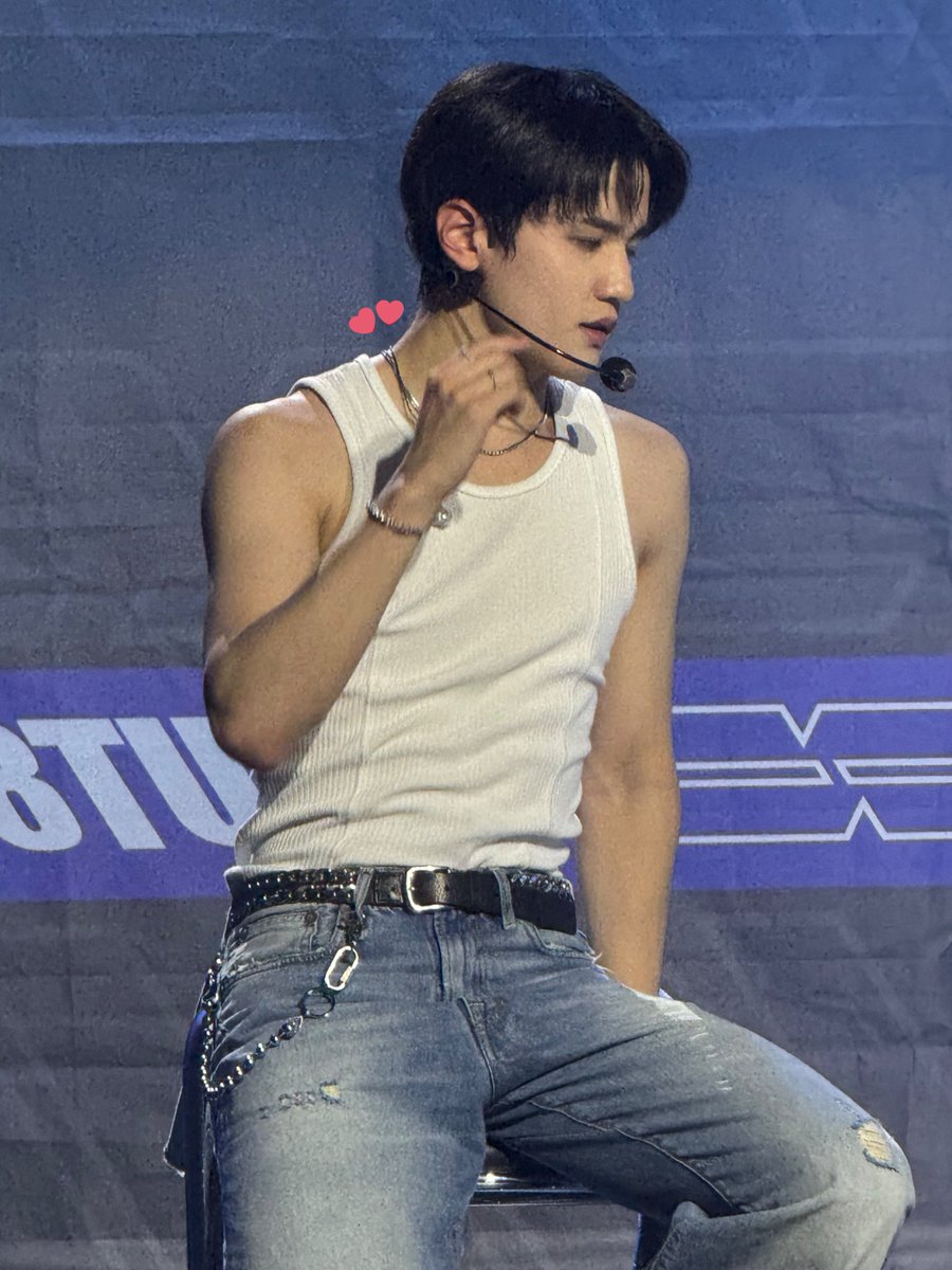 060725 amsterdam concert

damn...

#재윤 #문재윤 #에잇턴 #jaeyun #moonjaeyun #8turn