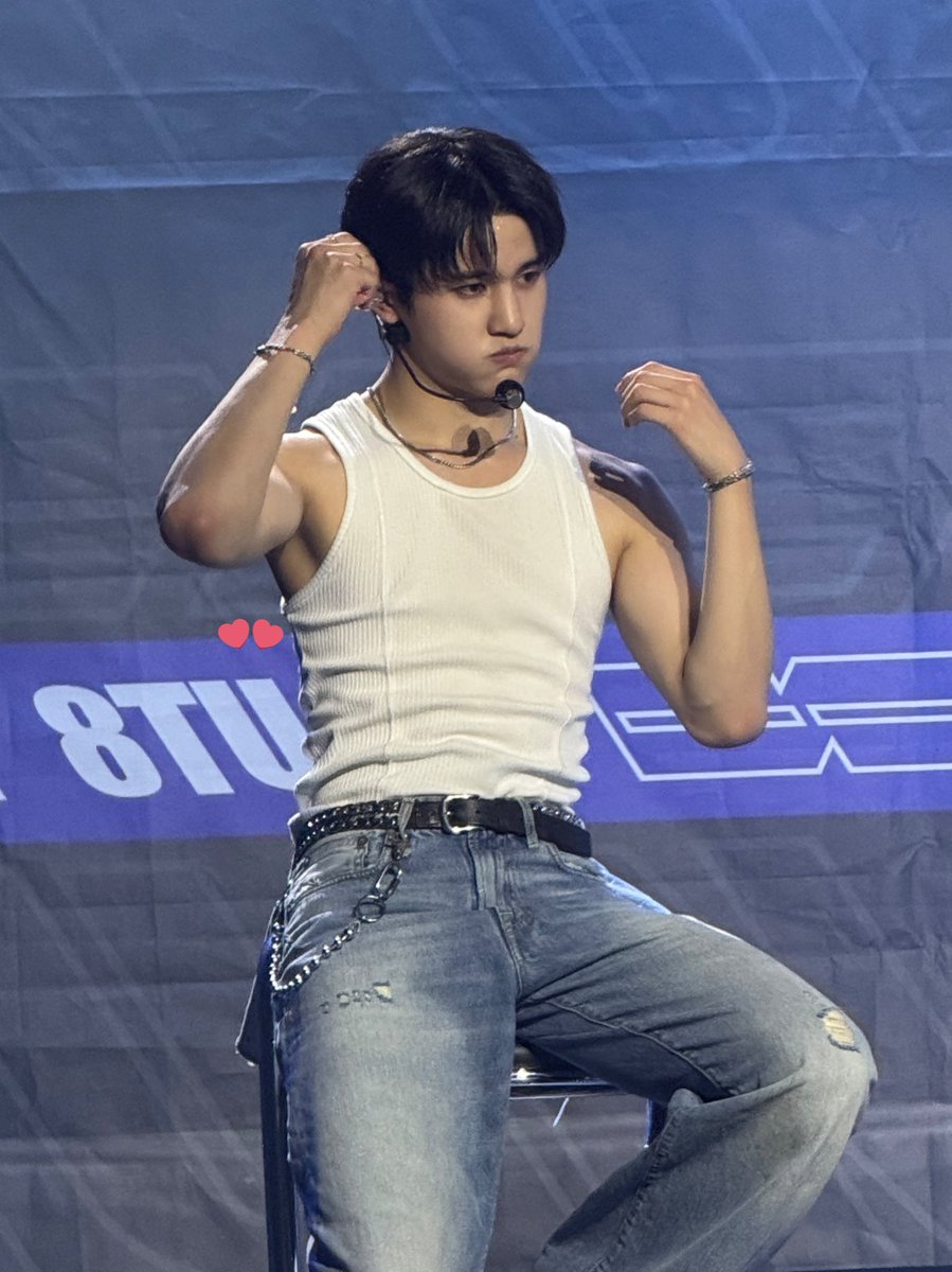 bffcravity's tweet photo. 060725 amsterdam concert

damn...

#재윤 #문재윤 #에잇턴 #jaeyun #moonjaeyun #8turn https://t.co/jj0L9yuAJu