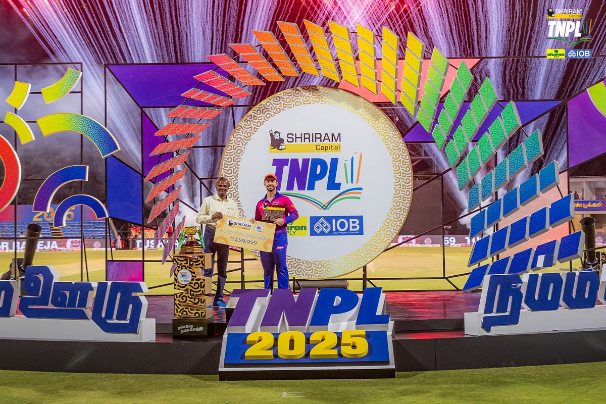 TNPremierLeague's tweet photo. 𝗖𝗲𝗹𝗲𝗯𝗿𝗮𝘁𝗶𝗻𝗴 𝘁𝗵𝗲 𝗰𝗵𝗮𝗺𝗽𝗶𝗼𝗻𝘀 – the TNPL 2025 tournament award winners! 💪

#TNPL #TNPL2025 #TNPLFinal #NammaOoruNammaGethu https://t.co/24uhchkBRA