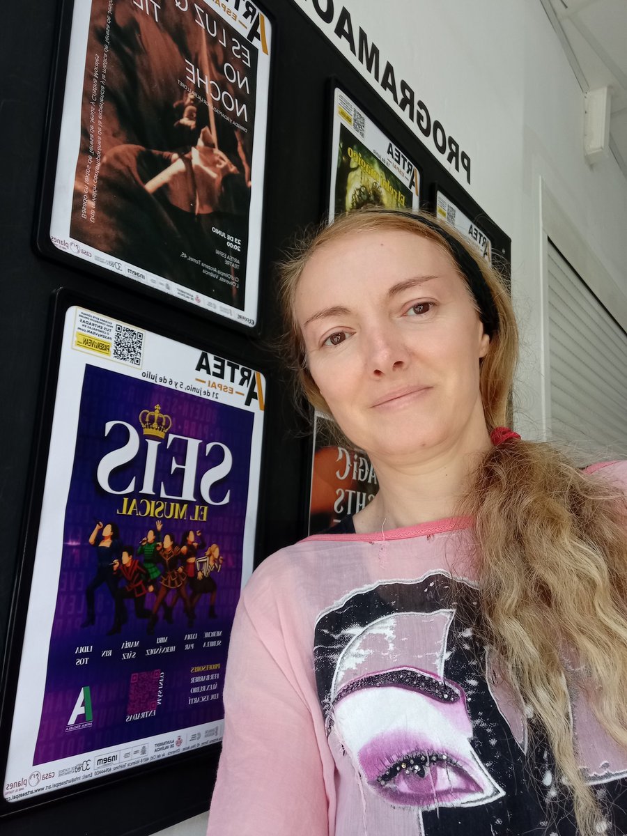 MercheSubiela's tweet photo. Musical Seis de Toby Marlow y Lucy Moss. Muy agradecida por interpretar a Jane Seymour en el musical SIX.
#musical #teatromusical #teatro #musicalsix #musicalseis #sixmusical #espectaculo #actress #singer https://t.co/2kBgEqaVDR