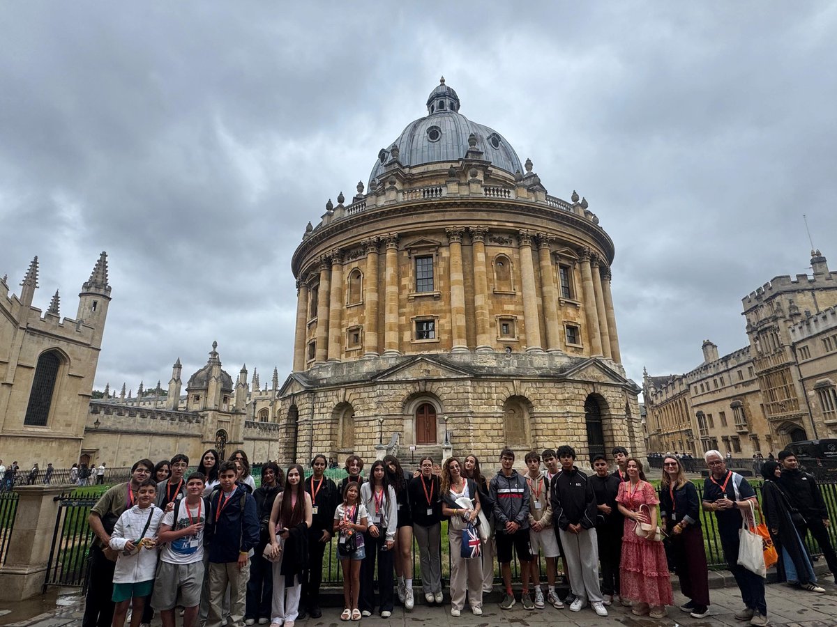 UOGaziemir's tweet photo. İngiltere Yaz Dil Okulu programımıza katılan öğrencilerimiz, hafta sonunu Londra ve Oxford'un tarihi ve kültürel zenginliklerini keşfederek geçirdi.🚌✨ Hem eğlendiler hem de öğrendiler! 🇬🇧📚
#UğurOkulları #GaziemirKampüs #YazOkulu #DilOkulu #Londra #Oxford https://t.co/gzBfIPrM64
