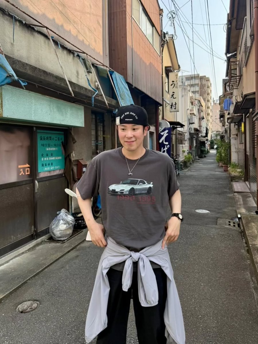 PYOO2O2's tweet image. 표지훈 반팔 진짜 귀한건데
덥긴 더웠나봐 ㅋㅋㅋㅋㅋ