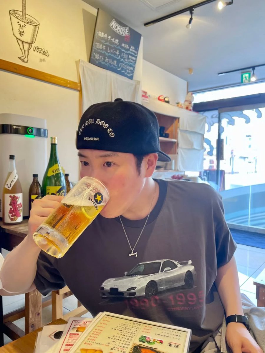 PYOO2O2's tweet image. 표지훈 반팔 진짜 귀한건데
덥긴 더웠나봐 ㅋㅋㅋㅋㅋ