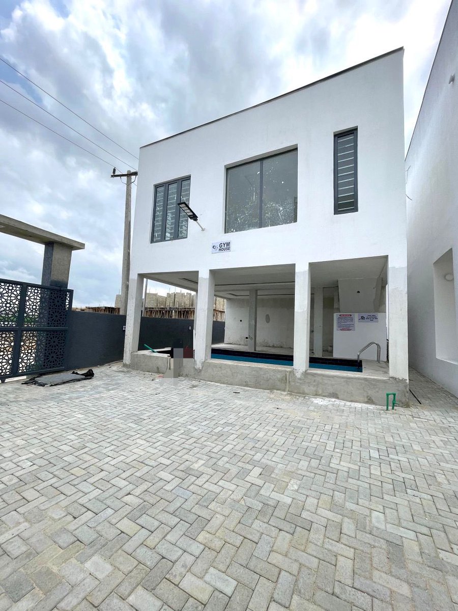 Francessmarty's tweet photo. 4 Bed Terrace Duplex For Sale VGC Axis, Lekki
✅ Pool | Gym | Kids Play Area
✅ CCTV | 24/7 Security &amp; Power
✅ Fully Equipped Kitchen
💰 ₦120M
📞 08157416070

#realtorsmarty ATIKU #MondayMotivation  Peter Obi  GM CT Arsenal Amen Happy Nee Week  #NigerianIdol Tinubu BRICS Mikki https://t.co/GXJz7F4CjL