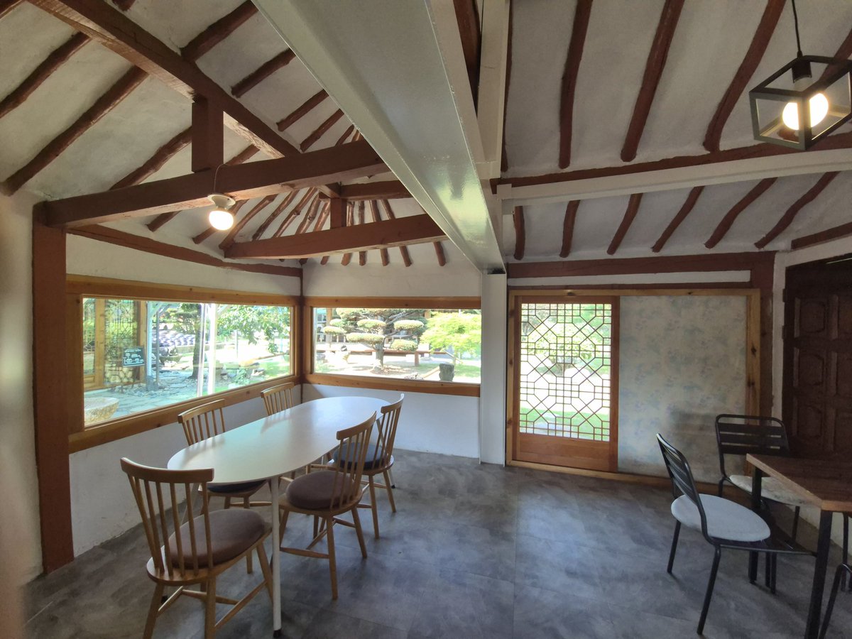 출장다니다 보면 정성가득한 카페들이 참 반갑더라. 같이 갈곳에 추가!! [광주 큰대문집]