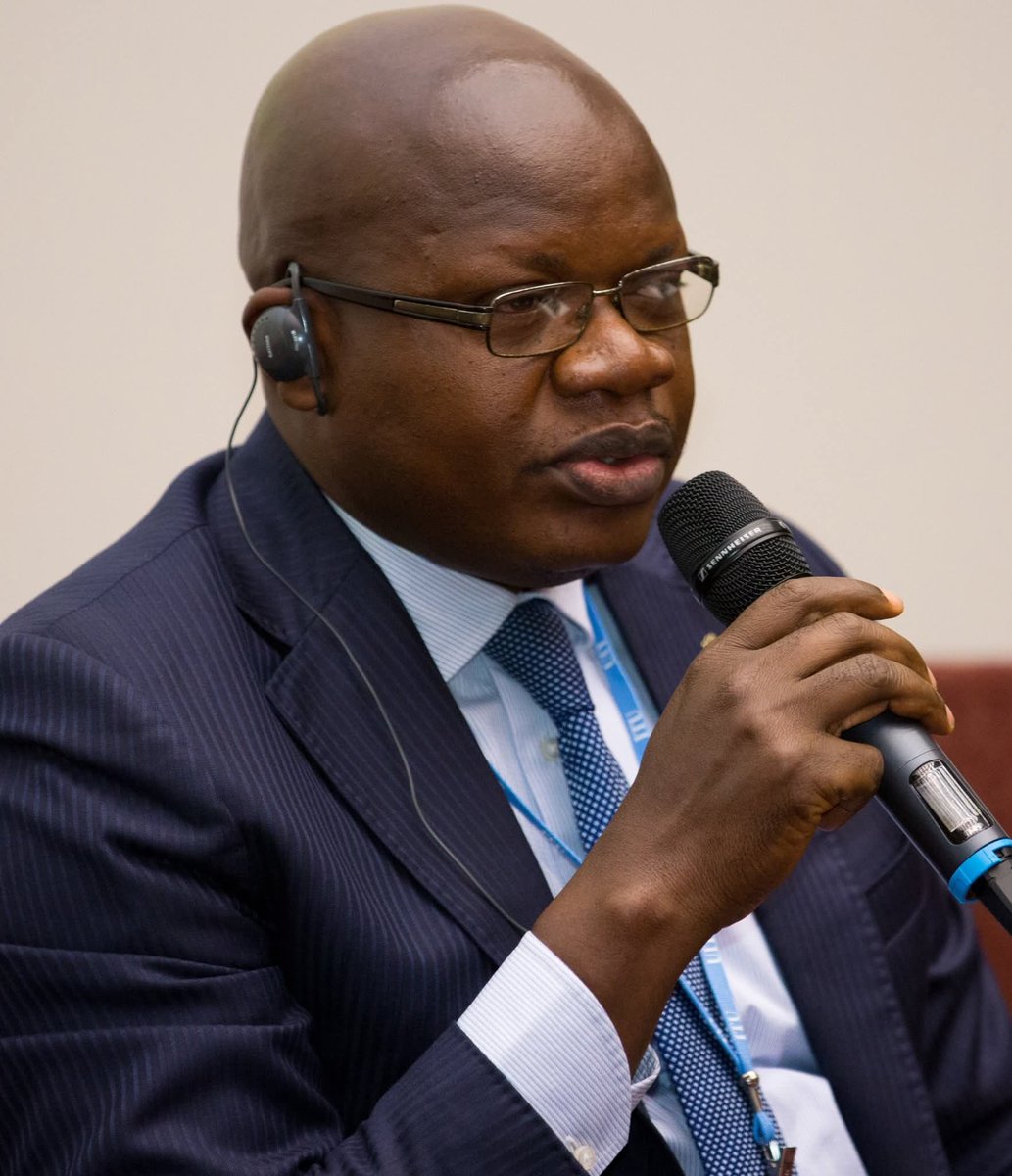 MuadiLaeticia's tweet photo. Les trois questions de Thomas Luhaka à la ministre des affaires étrangères Thérèse Kayikwamba Wagner :

1° Avez-vous conscience que les FDLR sont une nébuleuse et que s’engager à les combattre, exigerait certainement beaucoup de temps qu’il n’en faut à l’armée rwandaise pour se retirer du Congo ?

2° Pourquoi avez-vous accepté d’intégrer le Plan harmonisé de Luanda du 31 octobre 2024 dans l’Accord de paix de Washington alors qu’il est établit clairement que celui-ci vient annuler tous les avantages que la RDC a recoltés dans la Résolution 2773 du Conseil de Sécurité adopté le 21 mai 2025 ; Résolution qui exige le retrait immédiat et sans conditions de l’armée rwandaise du Congo ?

3° Dois-je comprendre que, selon le plan harmonisé de Luanda, qui est désormais annexé à l’Accord de Washington, tant que les FARDC n’auront pas totalement neutralisé les FDLR, les troupes rwandaises resteront sur le territoire congolais ? 

Bien que nous soutenons tous cet accord,  il est important d' éclairer notre lanterne. 

Ces trois questions de Thomas Lusaka meritent des reponses . Elles sont pertinentes pour l' avenir de notre pays.