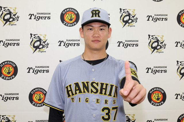 TigersDreamlink's tweet photo. 「マイナビオールスターゲーム2025」監督選抜で選出された  #坂本誠志郎 選手 #石井大智 選手 #及川雅貴 選手が会見を行いました。
 ▼会見の様子はこちら
https://t.co/PIvrIbIkCb

#マイナビオールスターゲーム2025
#90th
#阪神タイガース
#鼓動を鳴らせ_虎道を進め https://t.co/WFyE8q4a45