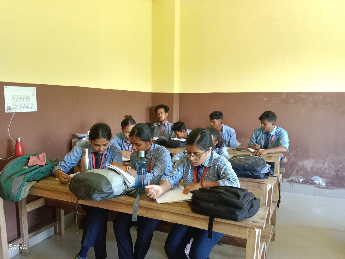 KalchiniI_iti's tweet image. TODAY THEORY CLASS
🔧 ELECTRONICS MECHANIC TRADE
🏫 KALCHINI GOVT. ITI
Dedicated to building strong theoretical knowledge for a better technical future!
#KalchiniGovtITI #ElectronicsMechanic #TheoryClass #SkillIndia #ITITraining #TodayClassUpdate