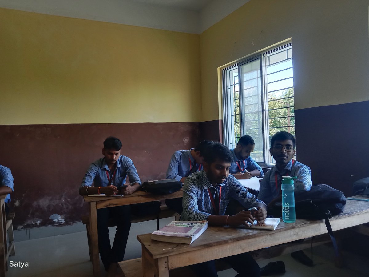 KalchiniI_iti's tweet image. TODAY THEORY CLASS
🔧 ELECTRONICS MECHANIC TRADE
🏫 KALCHINI GOVT. ITI
Dedicated to building strong theoretical knowledge for a better technical future!
#KalchiniGovtITI #ElectronicsMechanic #TheoryClass #SkillIndia #ITITraining #TodayClassUpdate