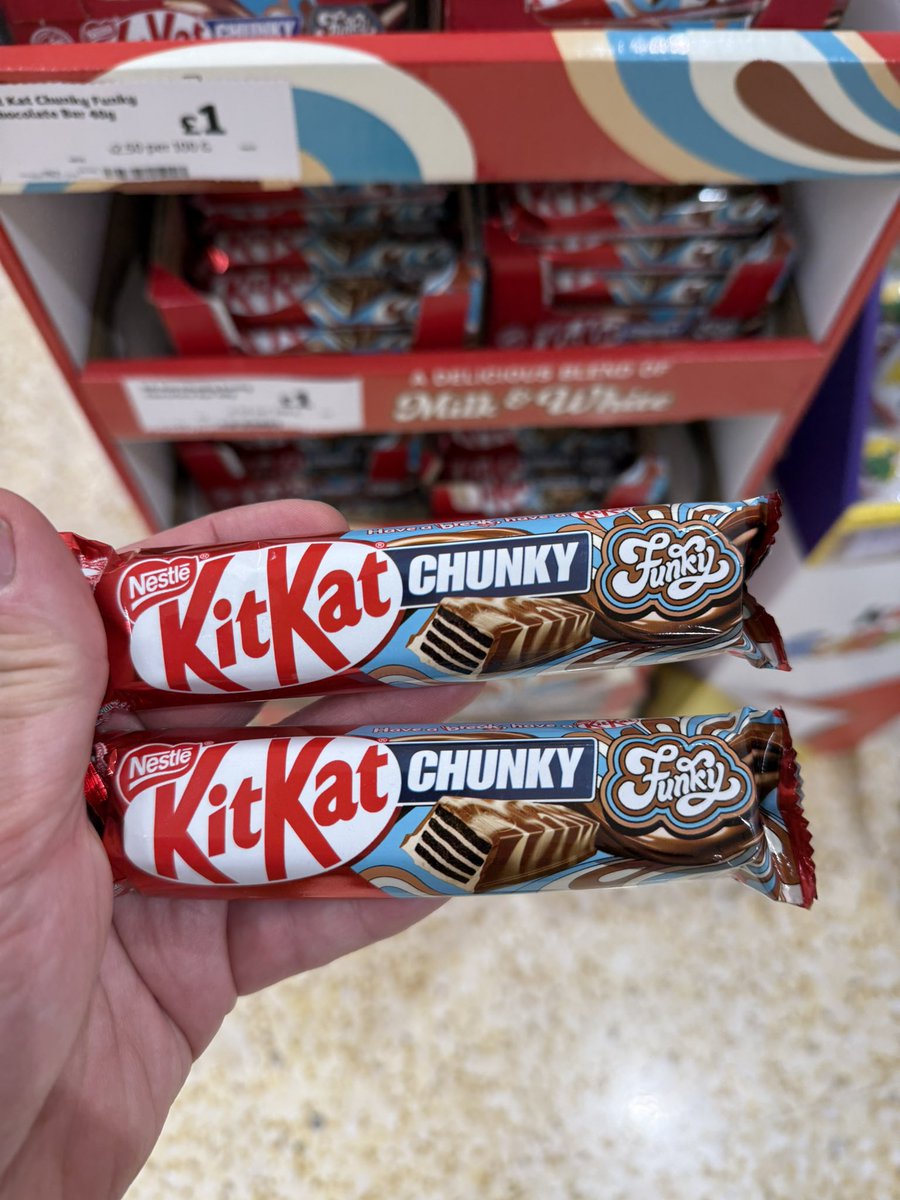 All_Things_New_'s tweet photo. KitKat Chunky Funky! π At Sainsburyβs @kitkat #kitkat #kitkatchunky #funky #chocolate #haveabreakhaveakitkat #wellthisisnew https://t.co/8gRYnXPq1a