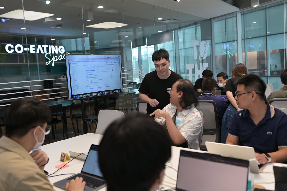 SCB10X_OFFICIAL's tweet image. AI Bootcamp: LLM Fine Tuning and Deployment, organized by SCB 10X and @float16cloud, has successfully concluded. The event shared crucial knowledge and techniques on fine-tuning and practically deploying Large Language Models (LLMs).
.
👉Key Takeaway - Led by Typhoon: 5 tips for…