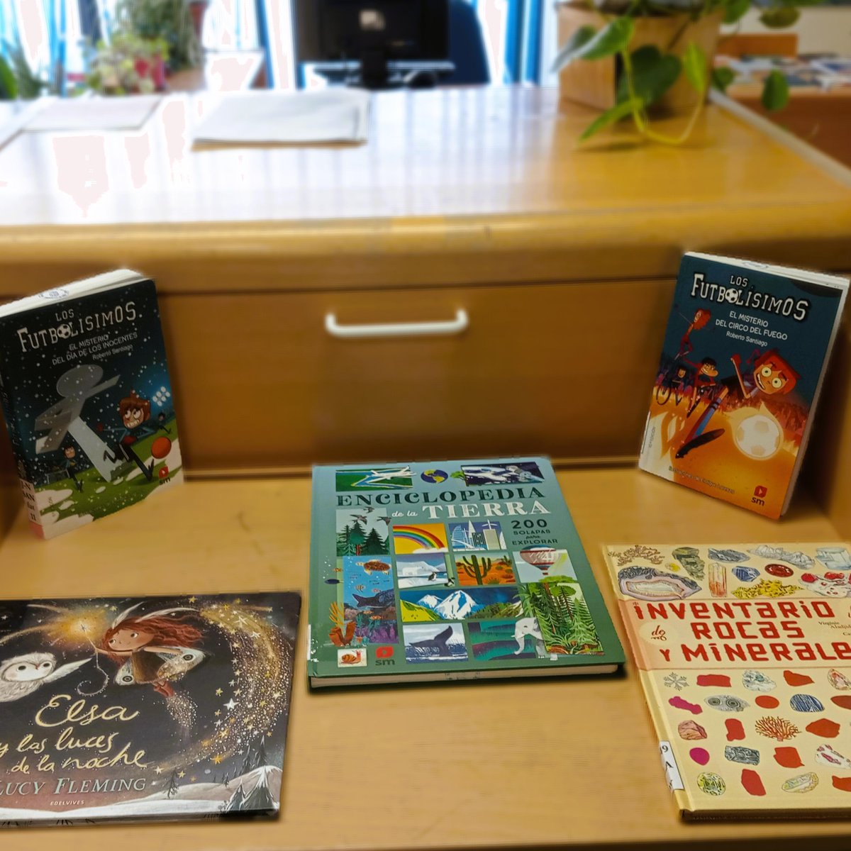 En la Biblioteca Gloria Fuertes tenemos preparados los nuevos libros que nos han llegado esta semana. Podéis encontrar novedades tan interesantes como estas.
¡Acércate y no te quedes sin la tuya! 📚🏃🏻