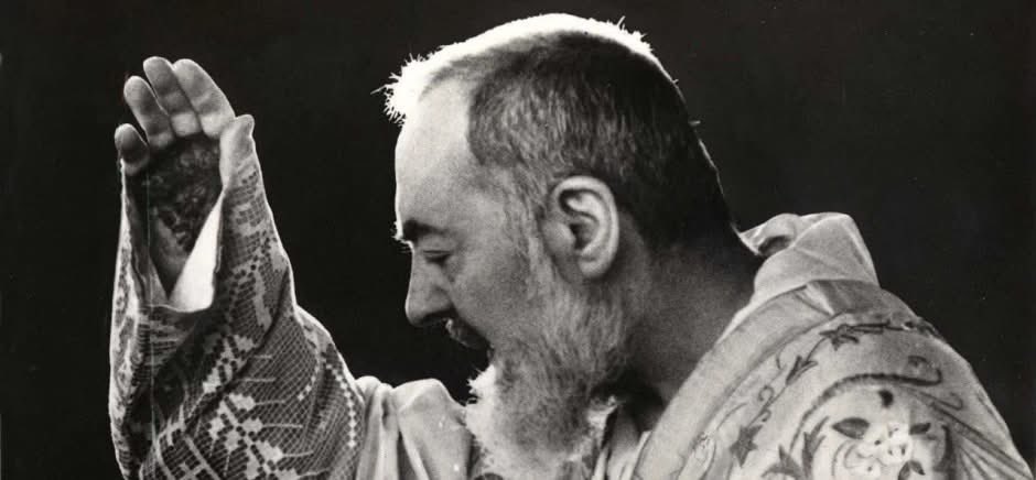 “Ora, espera y no te preocupes. La preocupación es inútil. Dios es misericordioso y escuchará tu oración”.

- San Pío de Pietrelcina