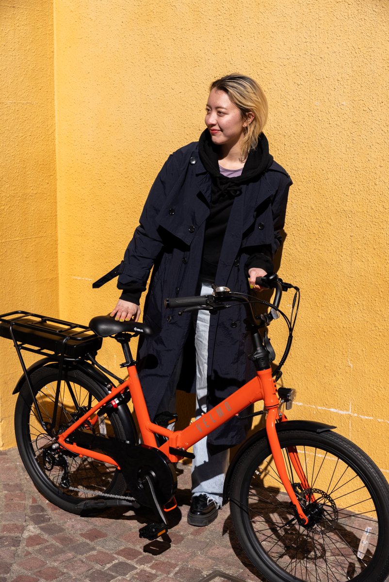 VELMO_mobility's tweet photo. VELMO PULSE
¥139,800(税込)

正直、折りたたみって「走行はそれなり」だと思ってた。
でも、PULSEに乗ってびっくり。
24インチのタイヤは段差も怖くないし、
車体の剛性もしっかりしてて、安定感が違う。
折りたたみの便利さと、ママチャリ級の乗り心地を両立してるって、
もはや反則級。これは“ちゃんとした1台”だった。

📍詳細はプロフィールから

#VELMO #PULSE #GWのお出かけ #春の自転車旅
#ベルモ #パルス #電動アシスト自転車
#折りたたみ自転車 #自転車のある暮らし #シンプルライフ
#サイクリング #輪行 #電チャリ旅