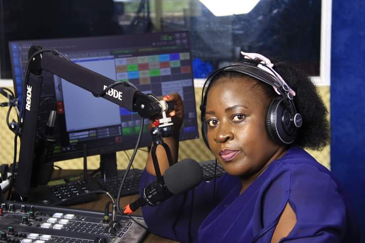 106.9 Kabalega FM (@fmkabalega) on Twitter photo Welcome back from the weekend fam
Join <a href="/SharonKobusing5/">Sharon Kobusinge</a> on this chilly morning on #Nezikukooka with great information and musical moments till 2pm.
How's the weather in your area code?
Share right here👇
#Emanziyawe Welcome back from the weekend fam
Join <a href="/SharonKobusing5/">Sharon Kobusinge</a> on this chilly morning on #Nezikukooka with great information and musical moments till 2pm.
How's the weather in your area code?
Share right here👇
#Emanziyawe