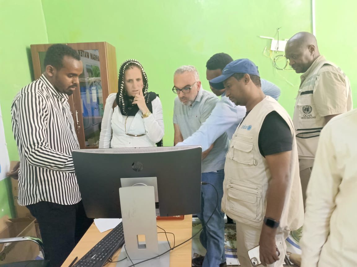 unicefsomalia's tweet image. #UNICEF welcomed @NLinSomalia to highlight the Accelerated Sanitation and Water for All (ASWA) program with the Puntland Ministry of Water and launch the WASH Sustainability Report and response plan. Included were visits to Burtinle community and IDP camps.