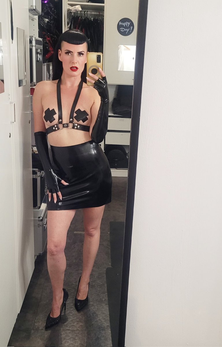 ♡Missy Van Licks♡ BERLIN Mistress (@missyvanlicks) on Twitter photo Kleiner Schnappschuss aus der Umkleide <a href="/FetischInstitut/">BDSM Domina Mietstudio Fetisch Institut</a>
Morgen anwesend in Berlin und danach geht's ab nach München <a href="/BizarradiesMUC/">⚜️ DAS BIZARRADIES ⚜️ BDSM-Mietstudio & Apartments</a>
❗️Bookings❗️
missyvanlicks.de
Info@missyvanlicks.com Kleiner Schnappschuss aus der Umkleide <a href="/FetischInstitut/">BDSM Domina Mietstudio Fetisch Institut</a>
Morgen anwesend in Berlin und danach geht's ab nach München <a href="/BizarradiesMUC/">⚜️ DAS BIZARRADIES ⚜️ BDSM-Mietstudio & Apartments</a>
❗️Bookings❗️
missyvanlicks.de
Info@missyvanlicks.com