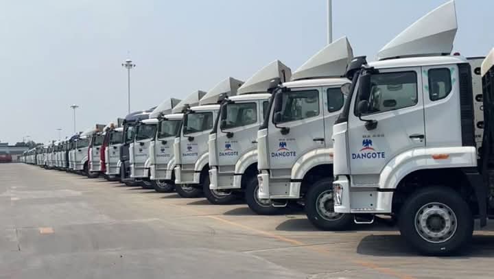 Dogo M Shettima (@shettimadogo) on Twitter photo With the importation of 4,000 CNG trucks, <a href="/AlikoDangote/">Aliko Dangote</a> is being accused of planning to take over the oil distribution chain and monopolize it, despite the steady drop in petrol prices.
I really find it difficult to agree with this view.
As Nigerians, are we truly hoping to get With the importation of 4,000 CNG trucks, <a href="/AlikoDangote/">Aliko Dangote</a> is being accused of planning to take over the oil distribution chain and monopolize it, despite the steady drop in petrol prices.
I really find it difficult to agree with this view.
As Nigerians, are we truly hoping to get