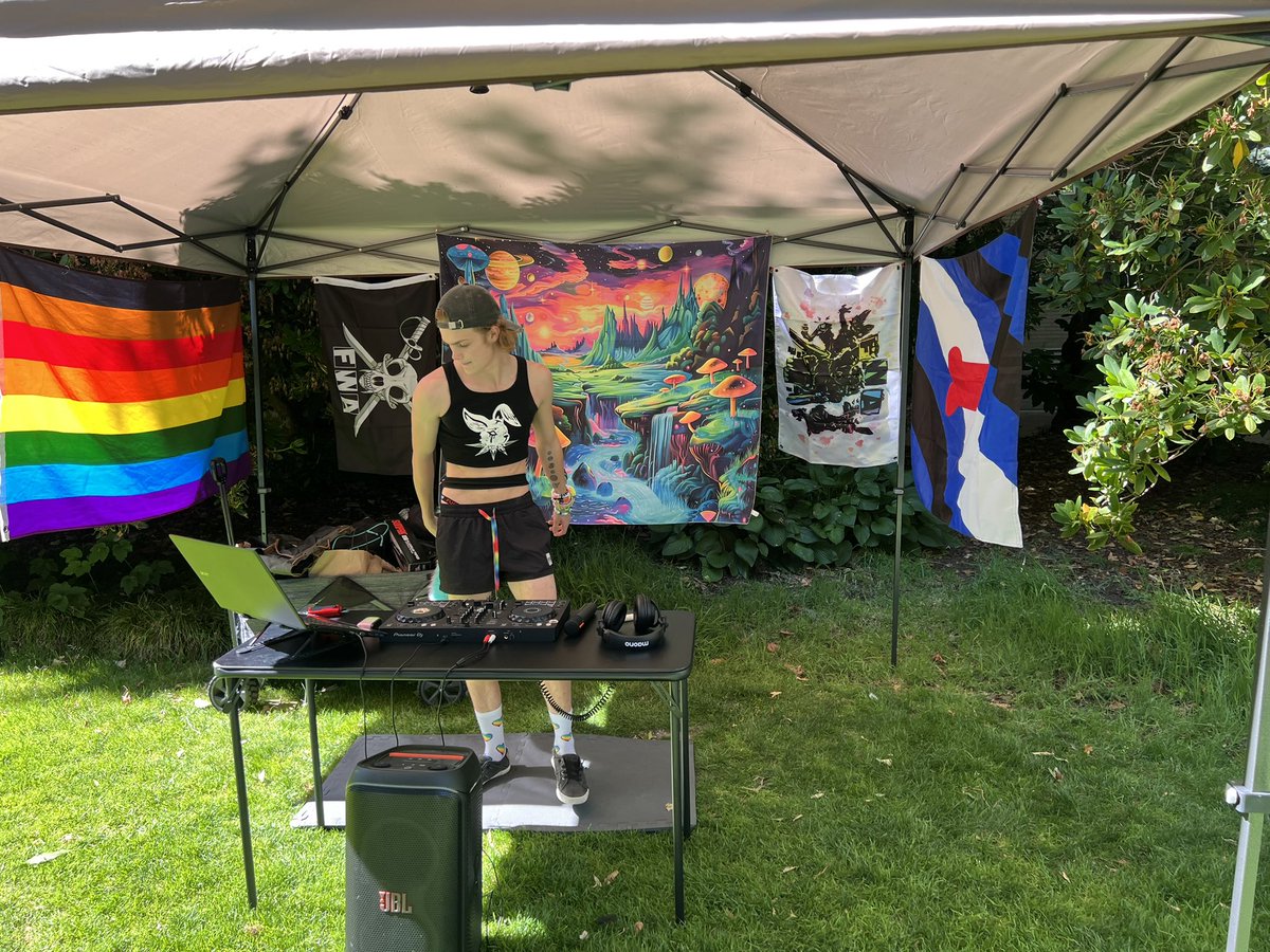 AxleTheHusky's tweet photo. Seattle pride was a fucking blast the pop up dj set with @OrbitWf  was so fun, see you soon bro! https://t.co/tAhz01Mm0r