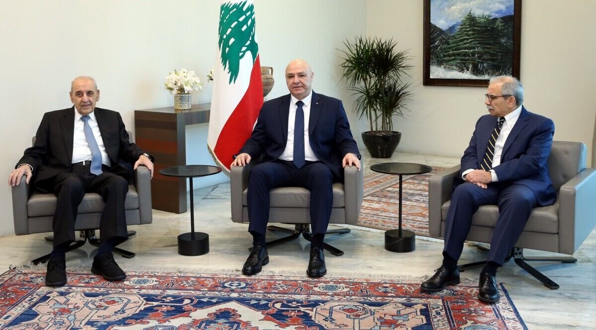 ساعات حاسمة اليوم والحزب يحاصر السلطة
ميليشيا ايران بلبنان آخر همها اذا تدمر البلد!
فخامة الرئيس #جوزيف_عون أنقذ #لبنان وخلصنا من ربّن بقى!!! 

#لبنان_أولاً 
#حزب_الله_الارهابي