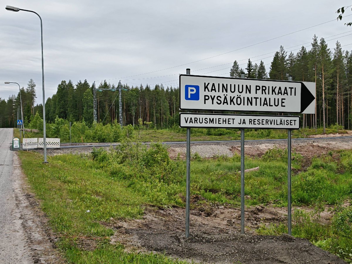 Meille saapuu tänään yli 1850 uutta alokasta ja samalla otamme käyttöön uuden paikoitusalueen Prikaatintien varrella ennen varuskunnan porttia. 
Tervetuloa Hoikankankaalle!
 
#kaipr #maavoimat #inttiedessä