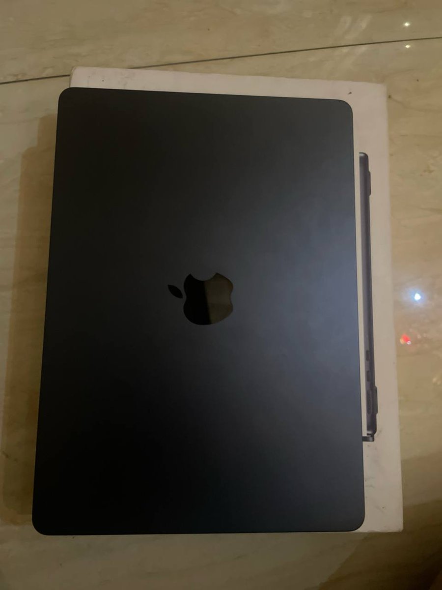 Jordysanss's tweet image. WTS dijual macbook Air M2 midnight.
13 inch, 8gb/256gb. Fullset. Mulus no minus. Cc 55. 
Minat bisa cod area jakarta dan sekitarnya. Bisa juga kirim se-indonesia
#dijual #macbook #macbooksecond
#dijualmacbook #wts