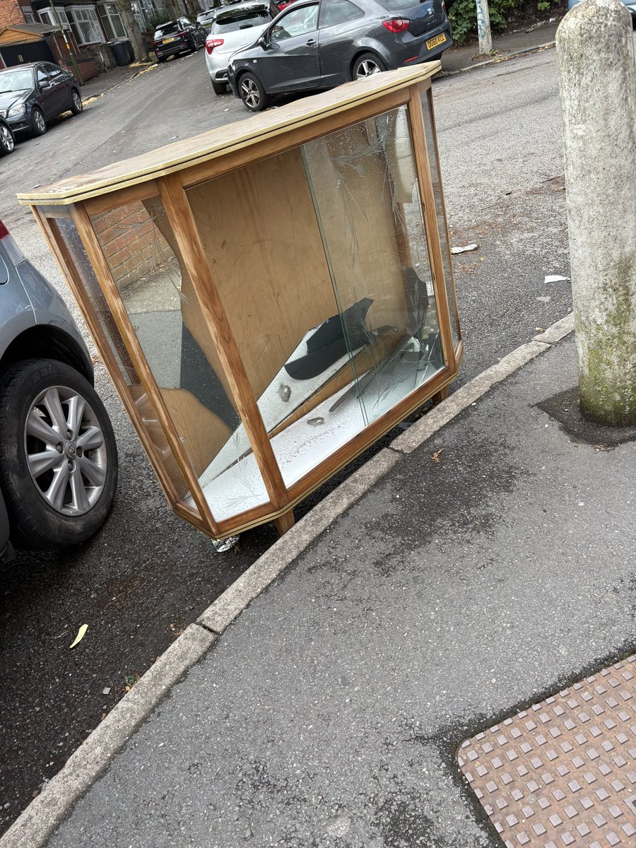 β̣̣̥αбϕϑσℓℓ tweet media