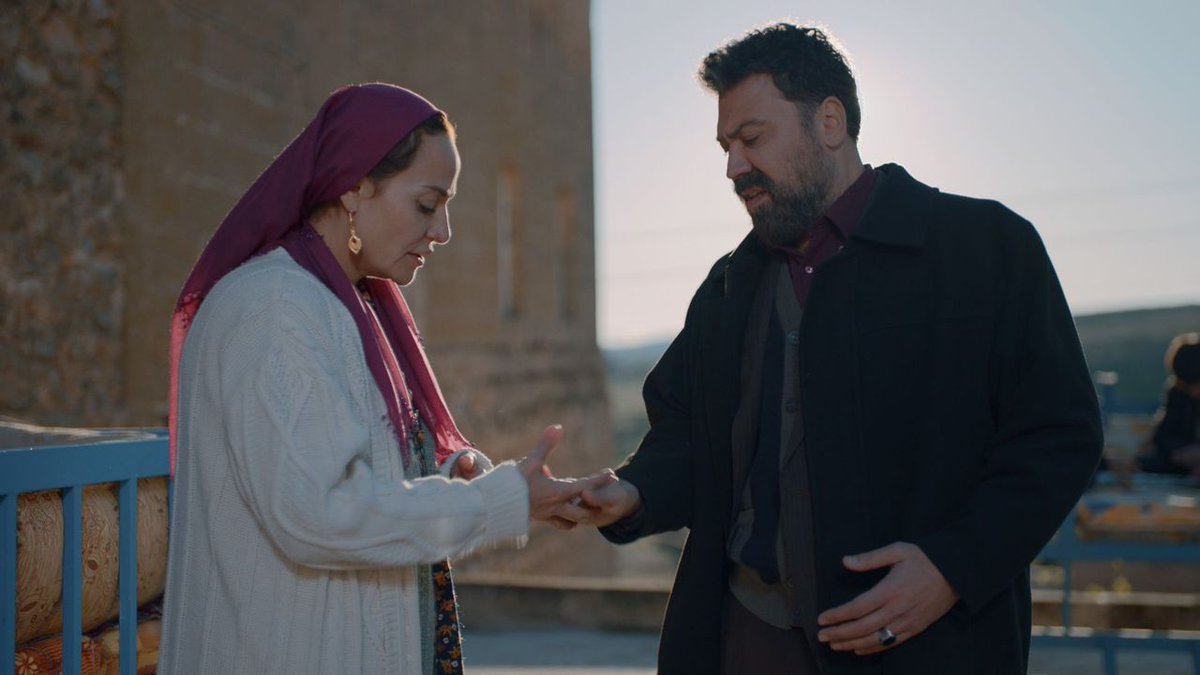 Bülent Emrah Parlak ve Bahar Şahin’li “Gelenek Görenek” 18 Temmuz’da vizyonda medyatilkisi.com.tr/bulent-emrah-p… #GelenekGörenek #BülentEmrahParlak #BaharŞahin