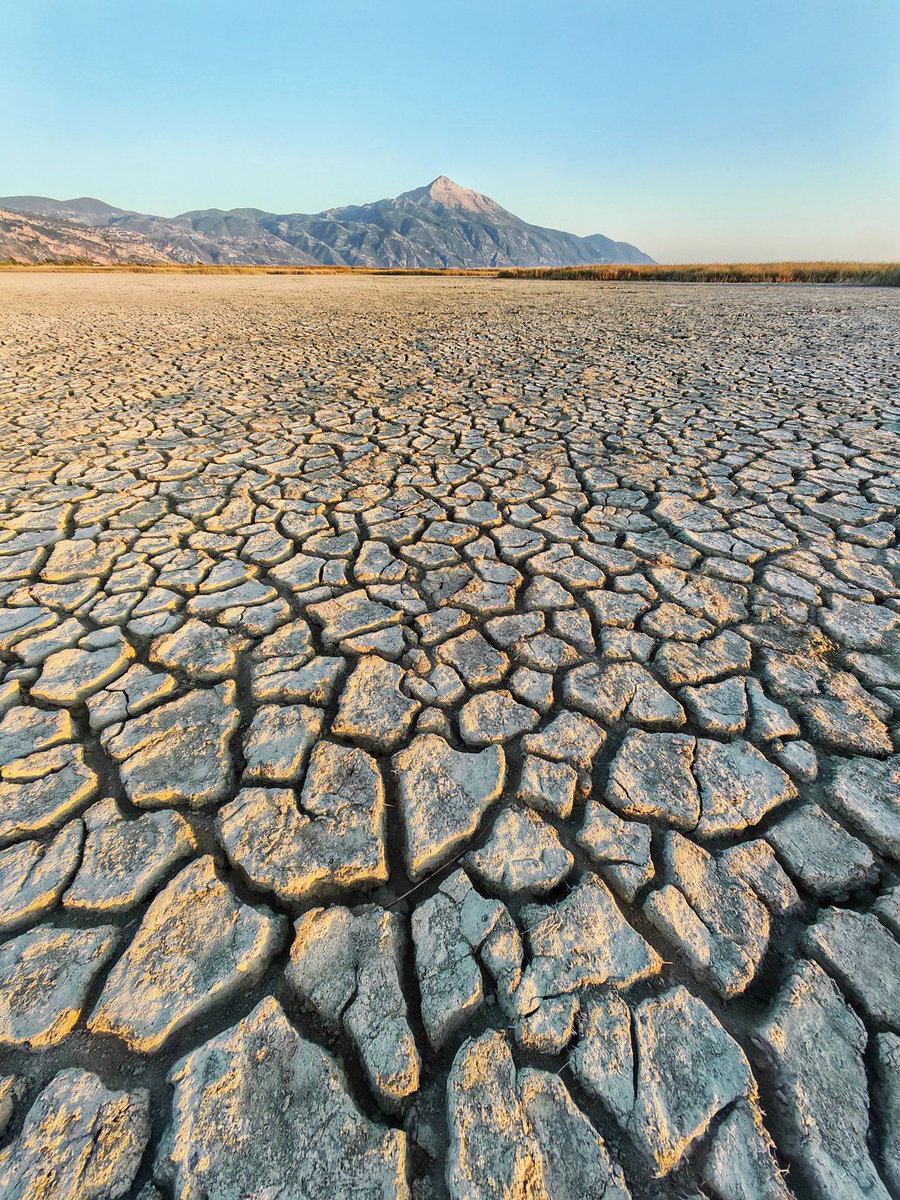 Milleyha Sulak Alanı... 
Samandağ/Hatay
Ne bir damla su, ne bir kuş kalmış...
İklim krizi kapıda artık.
Doğa son nefesini veriyor.
#milleyha #Hatay #climatechange