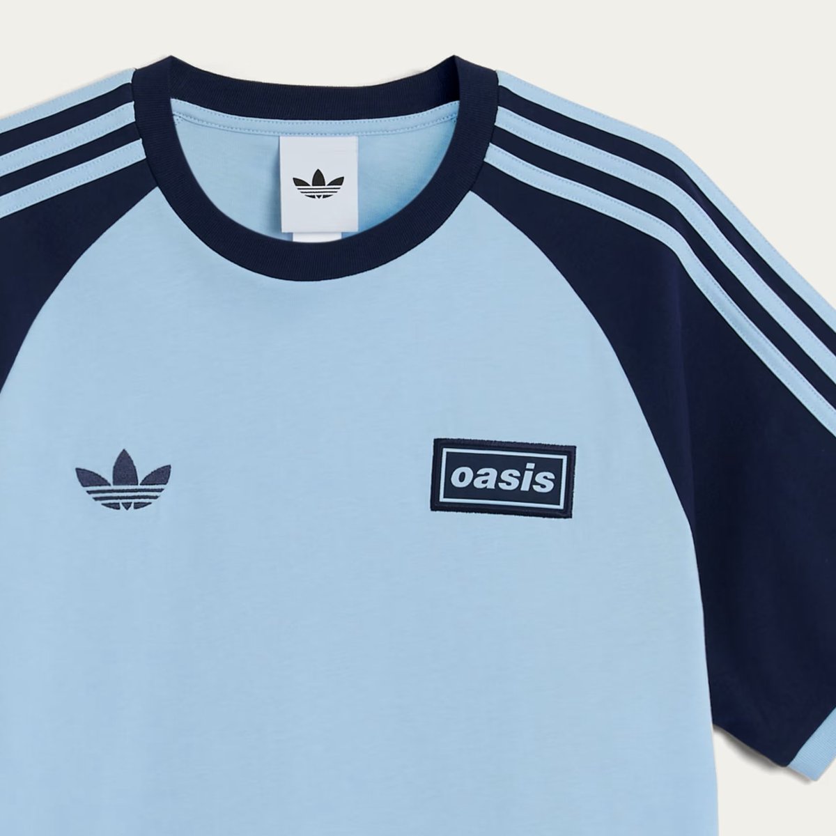 adidas oasis 水色 XL Tシャツ The red and blue adidas x oasis tee has just been restocked🙌 Ad