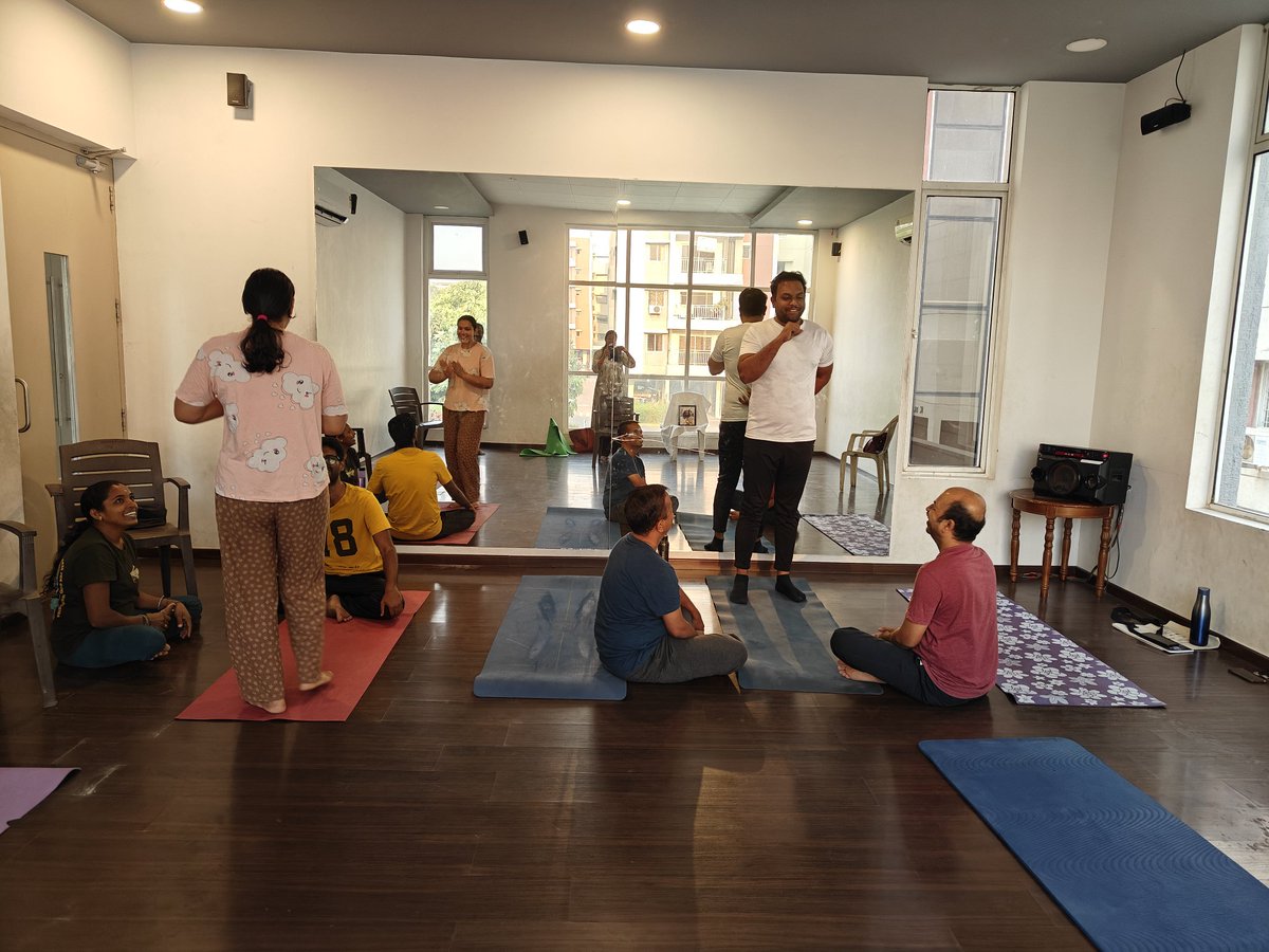 iamparulkhurana's tweet image. Immersed in the bliss of self-discovery at HP Kanopy: Happiness Program, Aparna Kanopy Hyd.✨🕊️

#happinessprogram #happysoul❤️
#mentalhealth #exolorepage✨ #instalike #selfdiscoveryjourney
