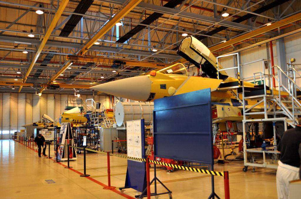 ユーロファイター・タイフーンの工場が、注文がなく開店休業状態と聞いた
時は移ろいゆくものだ
BAEシステムズのウォートン工場まで工場見学に行ったのが2010年7月だからちょうど15年目か