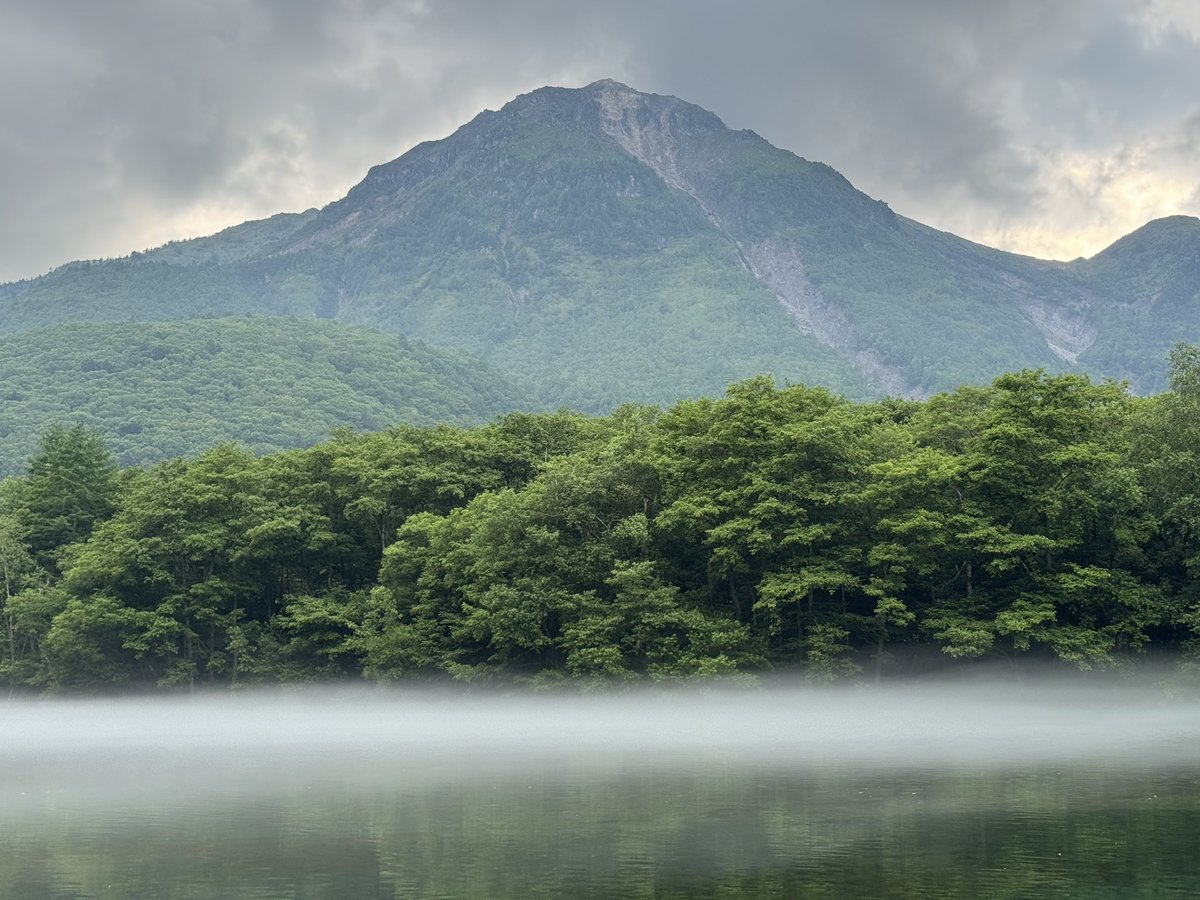 zehyrus_'s tweet photo. 長野県上高地にやっ��きました。大正池には環境省のドローン禁止の看板ありました。でも奥の一部は環境省にちゃんと話するとドローンを飛行できますよ。 https://t.co/eXNRAbeTQG