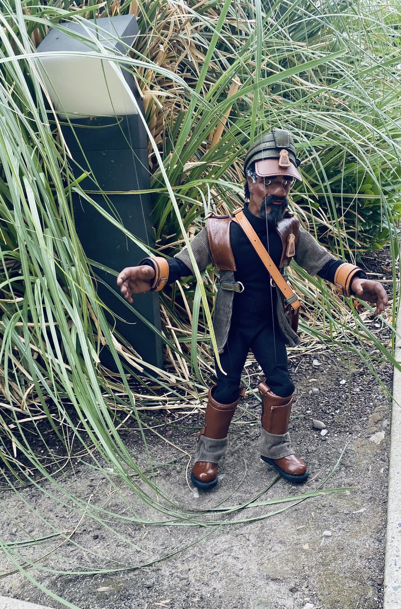 flanavision's tweet photo. A peak at the original 3D model and finished puppet I created over four months.   #puppets https://t.co/R75VNeqwD6