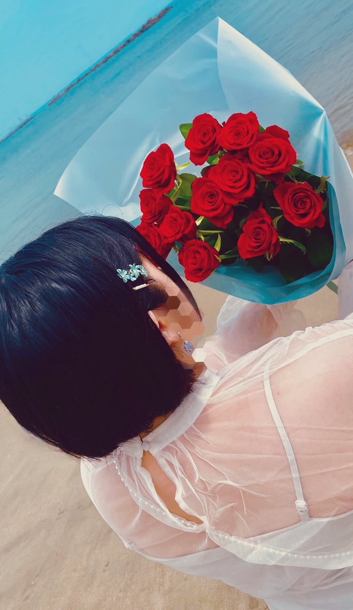 _XwX_v's tweet image. ご報告🕊𓂃𓈒𓏸︎︎︎︎
令和7年7月7日🎋✨️
七夕の日に大切な人からプロポーズされ、
婚約いたしました💍
いつも支えてくれて、どんな時も、
誰からも守ってくれてありがとう😌🩵
織姫と彦星みたいに
これからもずっと、一緒にいられますように💫
#日常垢
#七夕2025
#プロポーズ
#婚約