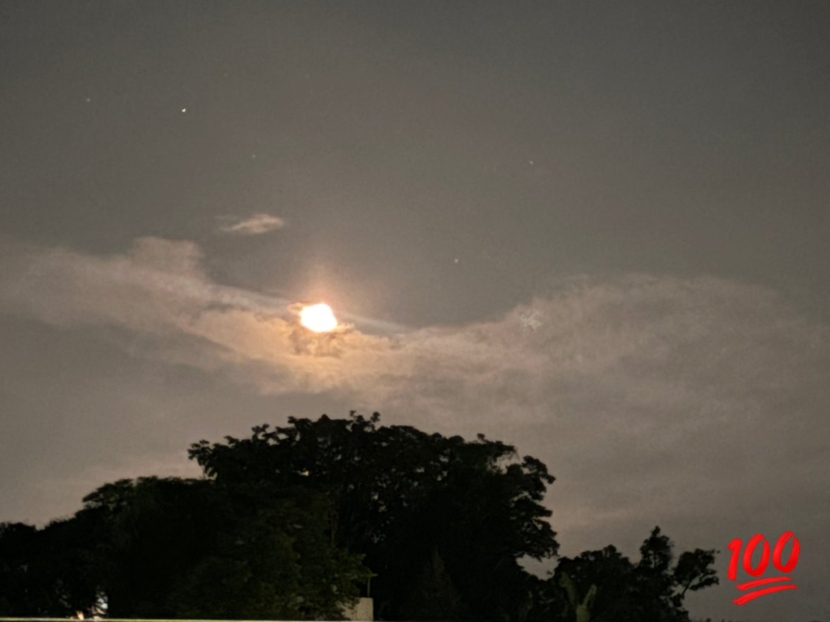 Así luna esta madrugada en #Xalapa