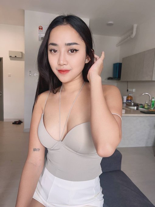 Watch Jasmine 🙈's leaked NSFW photo on TwXstars