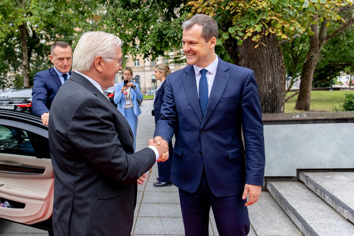 Great pleasure to meet the Federal President Frank-Walter Steinmeier in Vilnius today. Every layer of closer 🇱🇹-🇩🇪 cooperation is another layer of security and prosperity for our countries and people.

Europe counts on German leadership in challenging times, and Germany can count