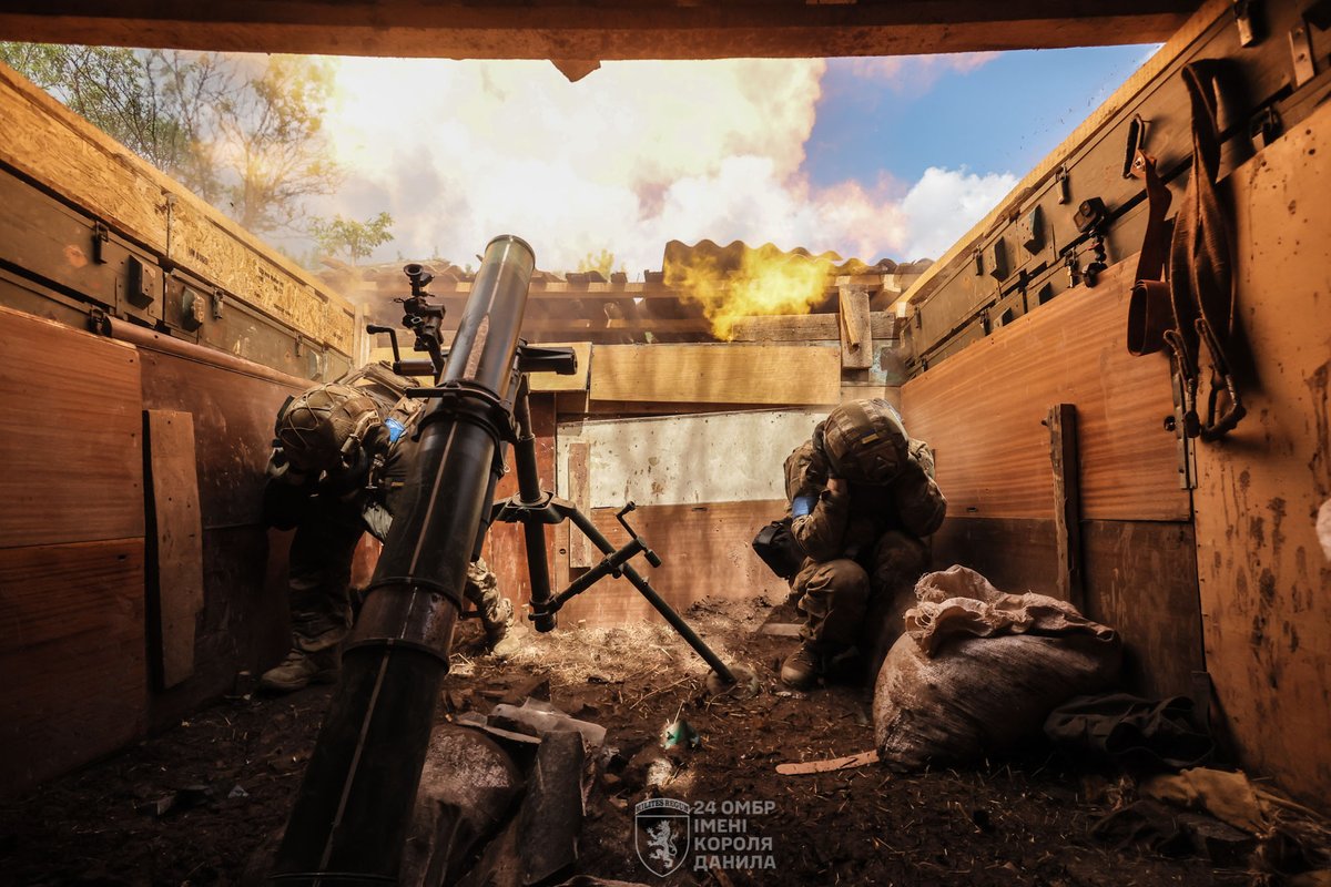 24th_brigade's tweet image. Часів Яр. Ті, хто зупиняє російську піхоту.
24 ОМБр імені короля Данила продовжує оборону міста.