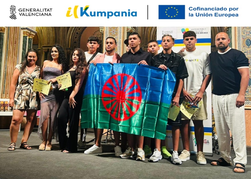 FAGAVALENCIA's tweet photo. Impulsa Kumpania Patraix:Graduación 2024-25. Celebración final del curso 2024-25, en el Museo de Prehistoria, dentro del evento «Presente del Pueblo Gitano» #UE
#kumpania
#ikumpania
#pueblogitano
#PFSE+CV21-27
#gva https://t.co/ERFPt4u7s1