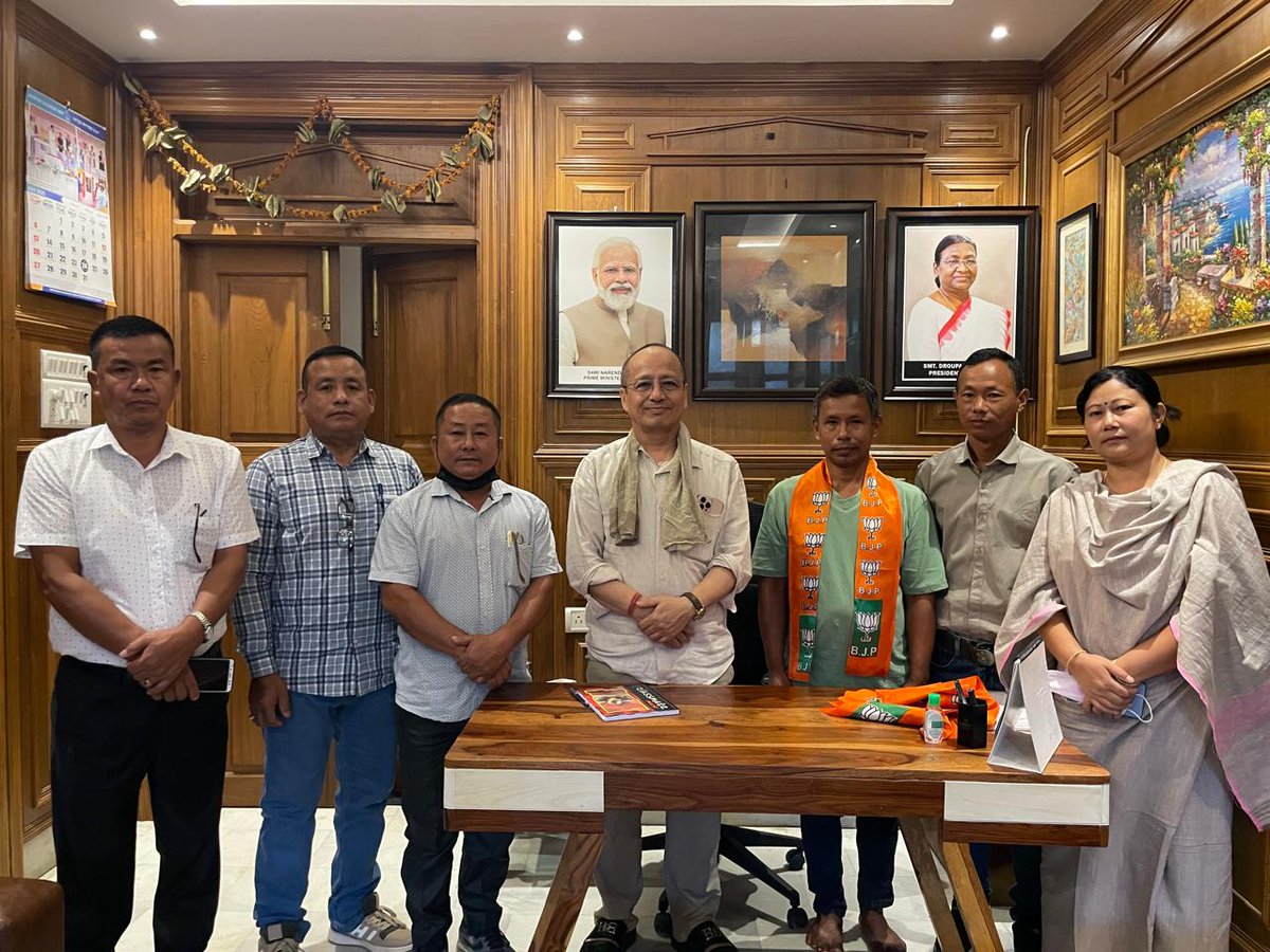 Heartfelt thanks to the people of 24/13 Sanjenbam Awang Leikai and 24/42 Naorem Mayai Leikai for your kind visit today.
🙏
Your support and encouragement are greatly valued.
#NambolAC
#thbasantakumar