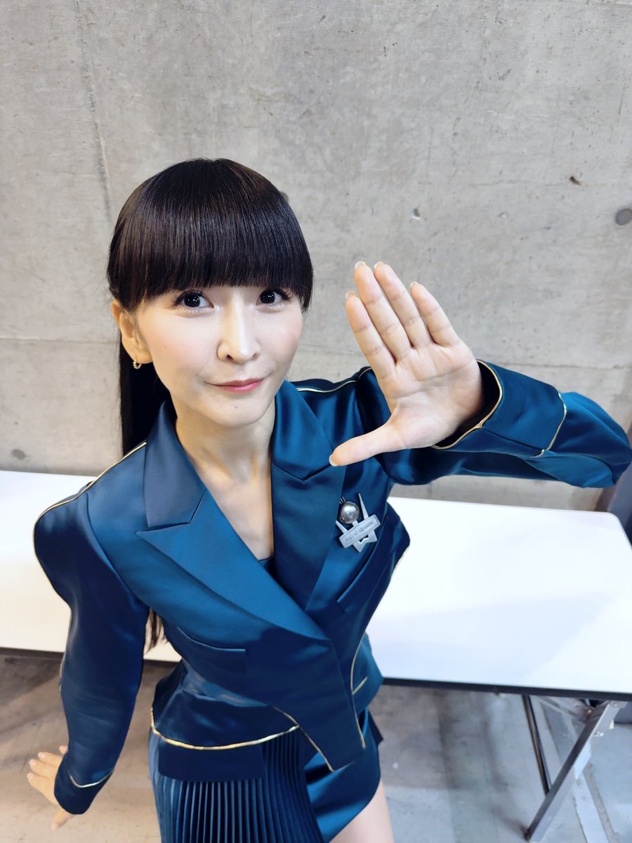 Perfume_Staff (@perfume_staff) on Twitter photo 最新曲「巡ループ」
配信まであと3日!!
今日からPerfumeメンバーと
一緒にカウントダウン💥
このポーズは…🫣
「#THEMUSICDAY」での
「巡ループ」パフォーマンスはTVerで💭
tver.jp/episodes/epags…
<a href="/chihaya_koshiki/">ちはやふるーめぐりー【ドラマ公式】日テレ系2025年7月9日スタート🌸🍁🌙</a>
#ちはやふるーめぐりー
#prfm 最新曲「巡ループ」
配信まであと3日!!
今日からPerfumeメンバーと
一緒にカウントダウン💥
このポーズは…🫣
「#THEMUSICDAY」での
「巡ループ」パフォーマンスはTVerで💭
tver.jp/episodes/epags…
<a href="/chihaya_koshiki/">ちはやふるーめぐりー【ドラマ公式】日テレ系2025年7月9日スタート🌸🍁🌙</a>
#ちはやふるーめぐりー
#prfm