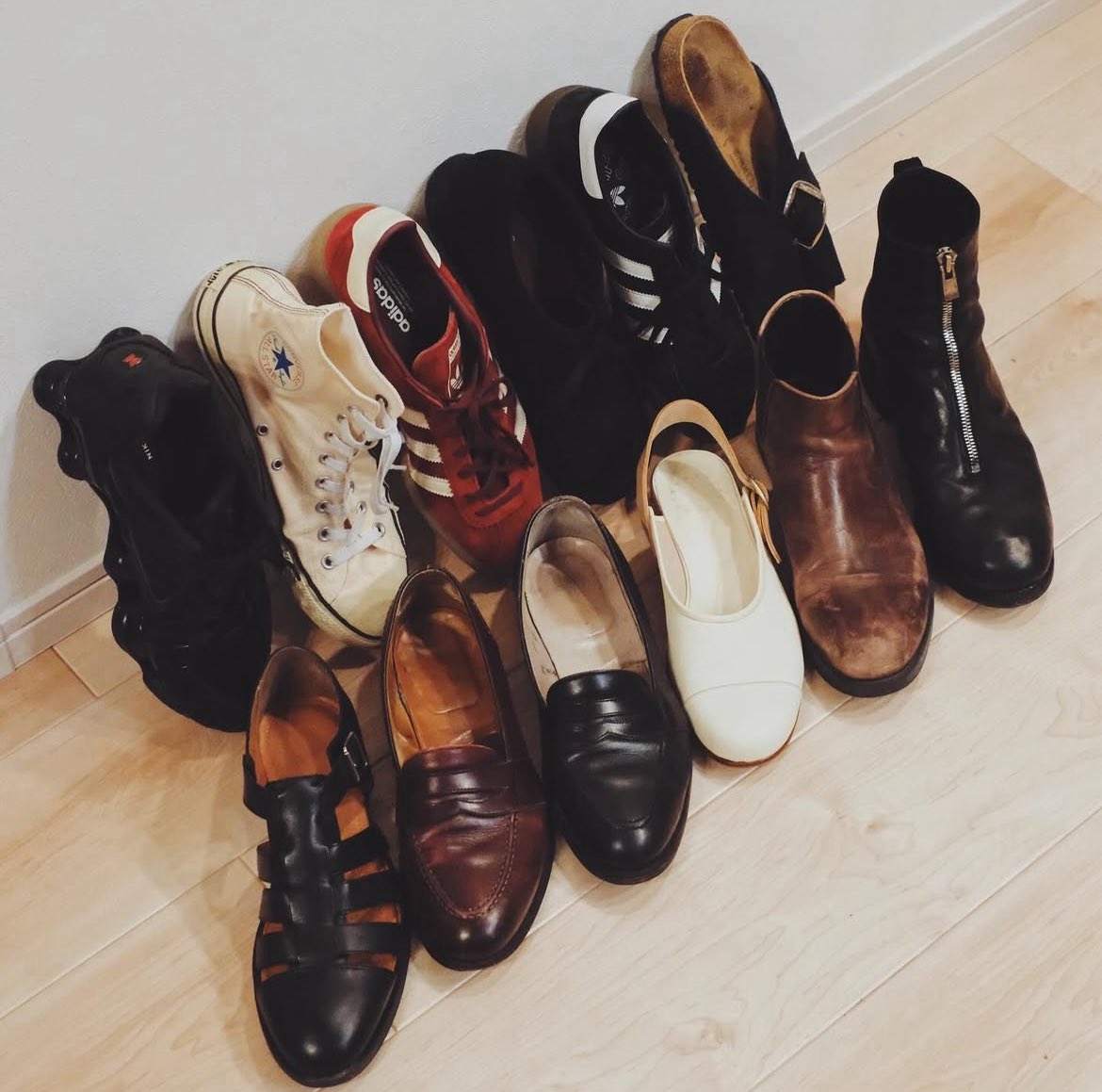 少し前のシューズコレクション。履くのは8割方、aldenのローファーとguidiのpl1です。