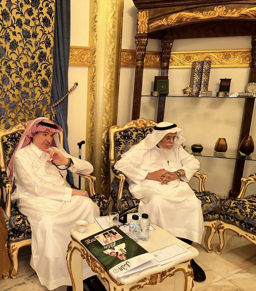 الثلوثية tweet media