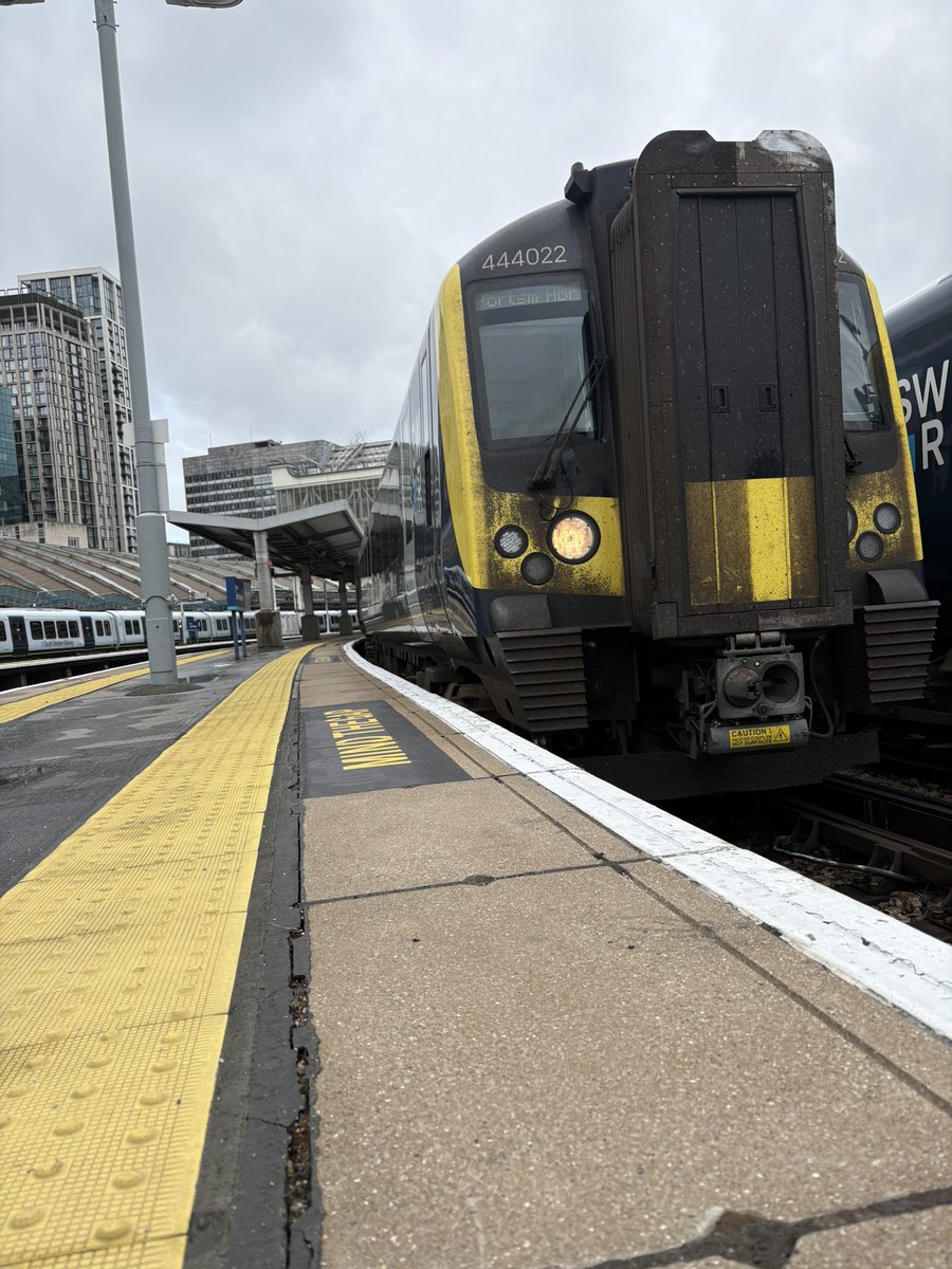 Sit down had and it’s time to go home. 444022 &amp; 444028 will take me there, out of P15 at Waterloo on 1P23 fast to Portsmouth Harbour. I shall be relieved at Guildford as my day ends there.